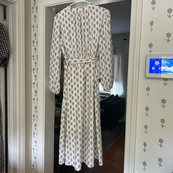 Shop Henly Lily Floral Midi Dress - Picture 9 of 10